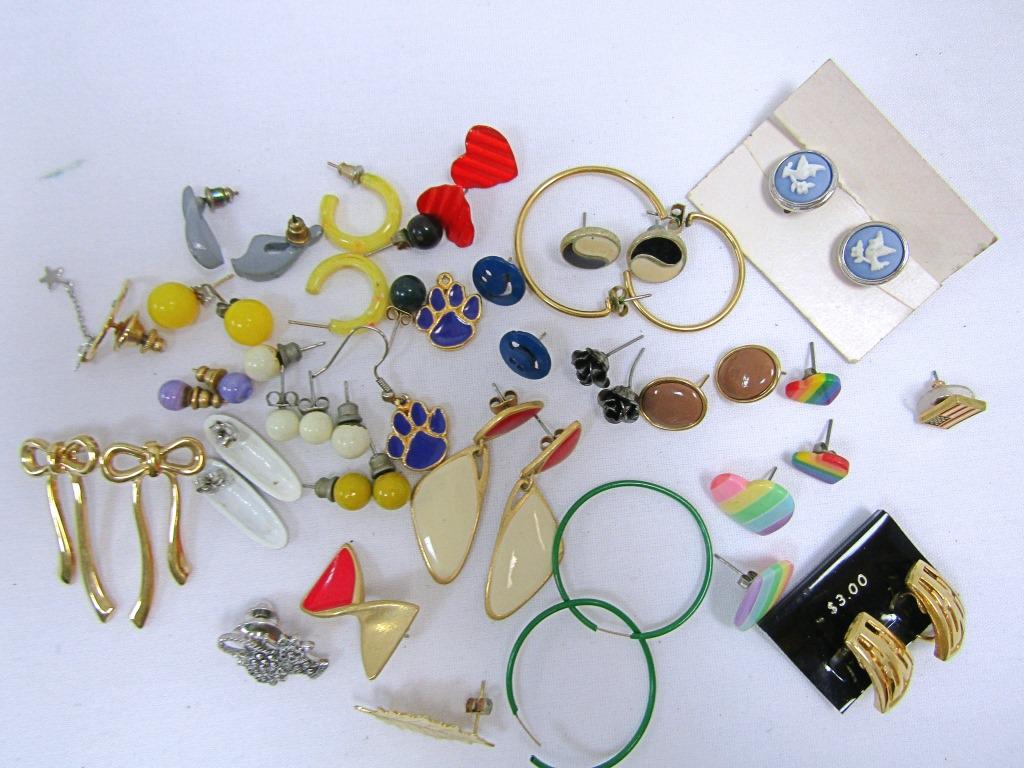 (26) Modern To Retro Pierced Earring Lot (1 of 1)