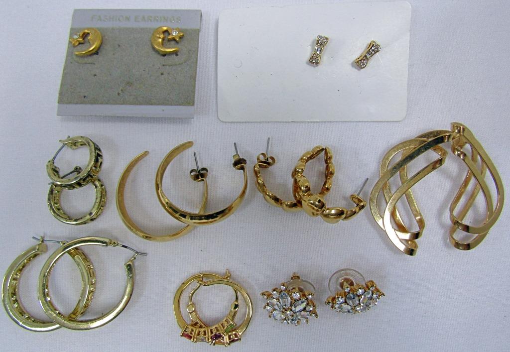 (7) Modern To Retro Pierced Earring Lot (1 of 2)