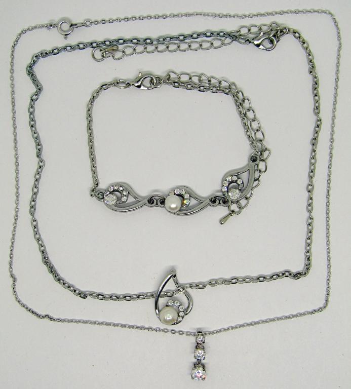 2pc SET CZ & PEARL SILVER TONE NECKLACE (1 of 2)