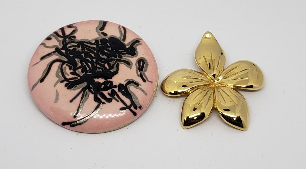 VINTAGE PAINTER CERAMIC PINK/BLACK CIRCULAR (1 of 3)