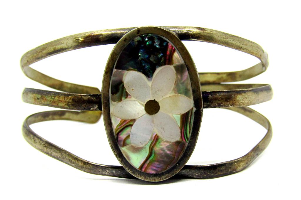 SPLIT SHANK STERLING CUFF WITH FLOWER INLAY (1 of 3)