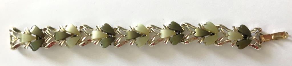 CORO BRACELET W/ THERMOSAT HEARTS: BID NOW!