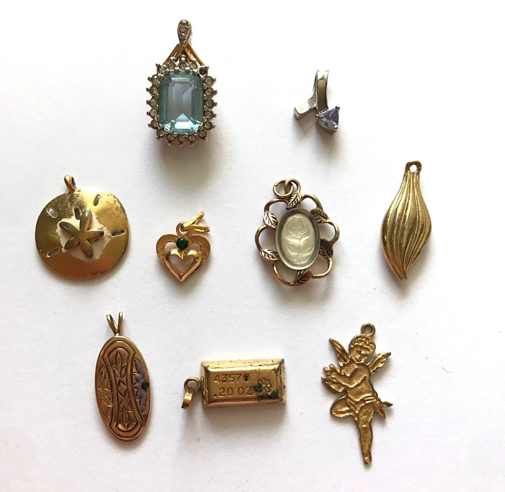 9 PENDANTS (1 SARAH, 1 MONET, 1 TRIFARI): HEART ANGEL, ROSE, RHINESTONES, SAND DOLLAR