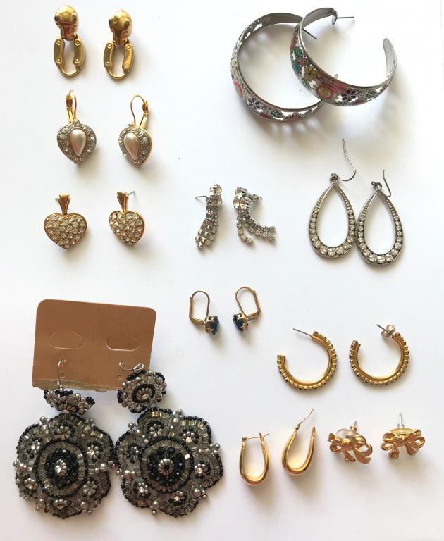 11 PAIRS OF EARRINGS (1 of 4)