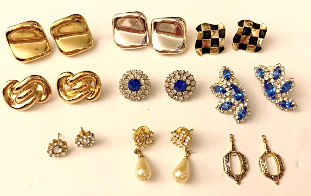 9 PAIRS OF EARRINGS (RHINESTONES, BLUE +: OTHER STYLES!) 1 MARKED TRIFARI