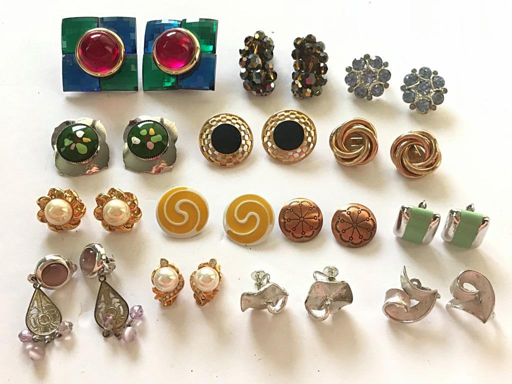 14 PAIRS OF EARRINGS: 1 NAPIER, 1- LISNER, 1- TRIFARI