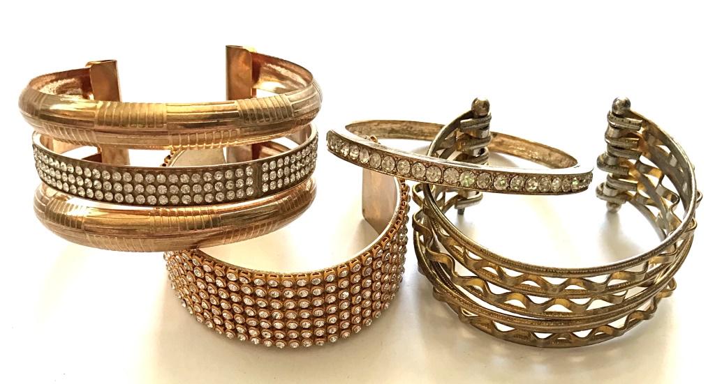 4 STATEMENT BRACELETS GOLD TONE (1 of 1)