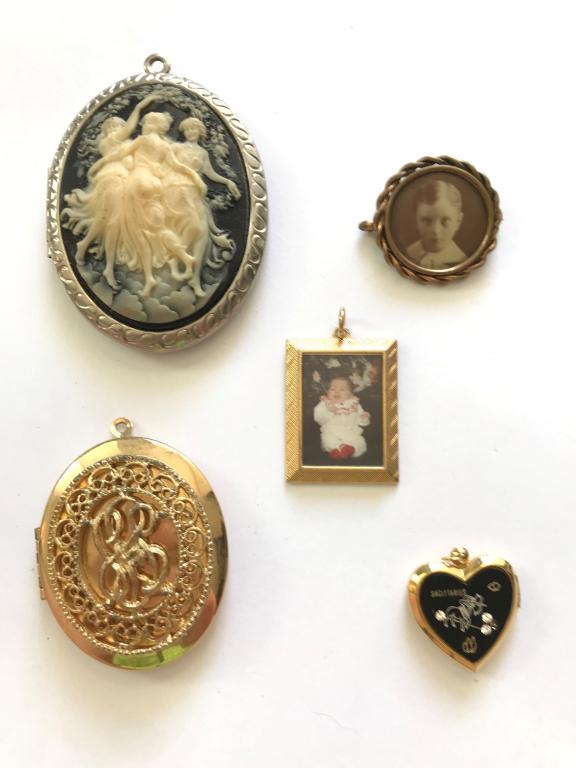5 PCS OF JEWELRY- HOLD PHOTOS: LOCKETS AND PENDANTS THAT HOLD PHOTOS!