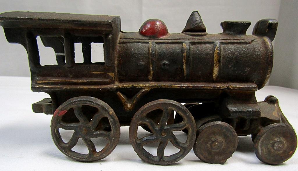 VTG CAST IRON TRAIN ENGINE LOCOMOTIVE; (1 of 4)