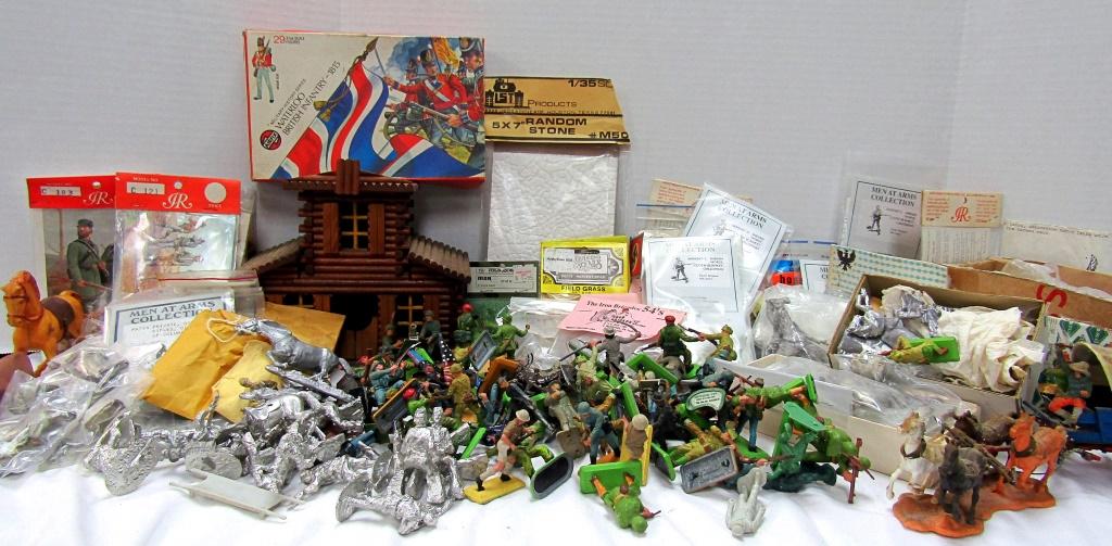 LOT OF MINIATURE SOLDIERS, WAR FIGURINES & MORE! (1 of 6)