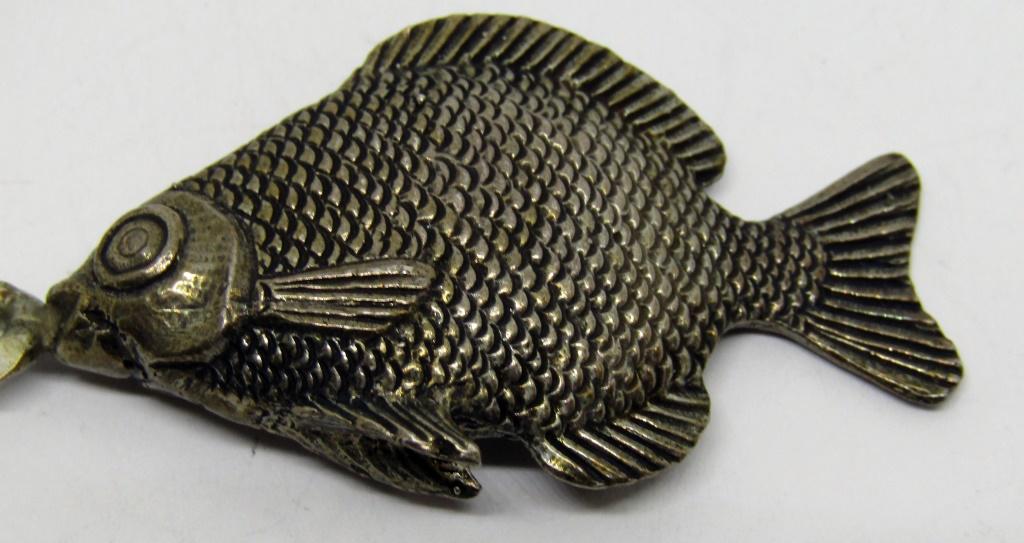 STERLING FISH KEYCHAIN-GORGEOUS ENGRAVED: FISH BODY-TOTAL 23.6 DWT