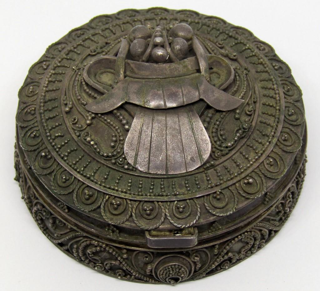 INTRICATE VINTAGE STERLING JEWELRY BOX (1 of 5)