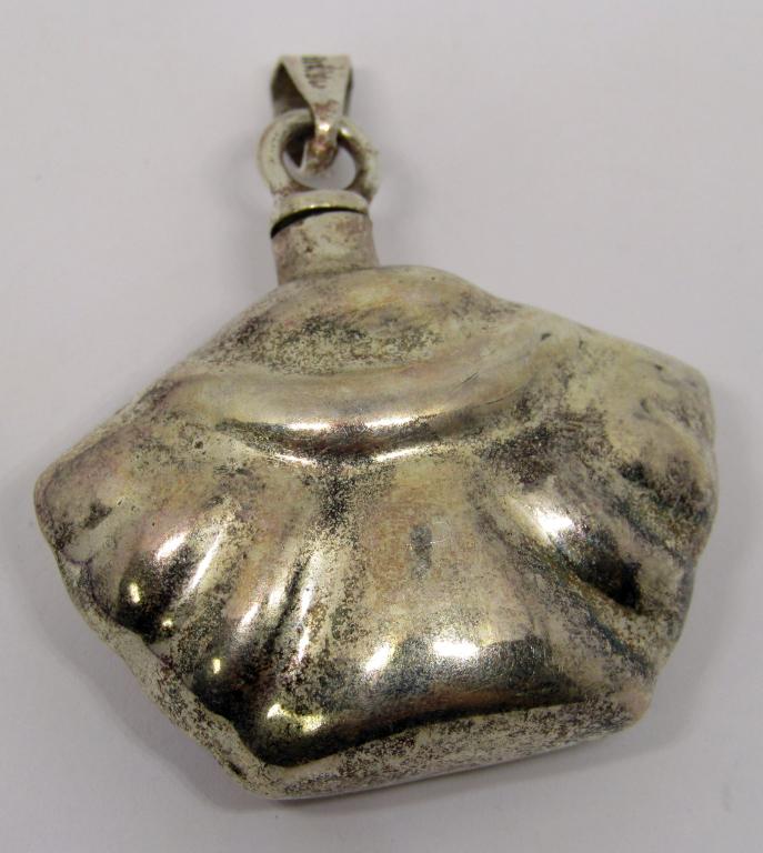 MEXICO STERLING SCENT / PERFUME PENDANT: TOP SCREWS OPEN - 7.0 DWT