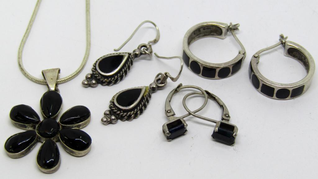 STERLING & BLACK ONYX LOT - DAISY NECKLACE (1 of 3)