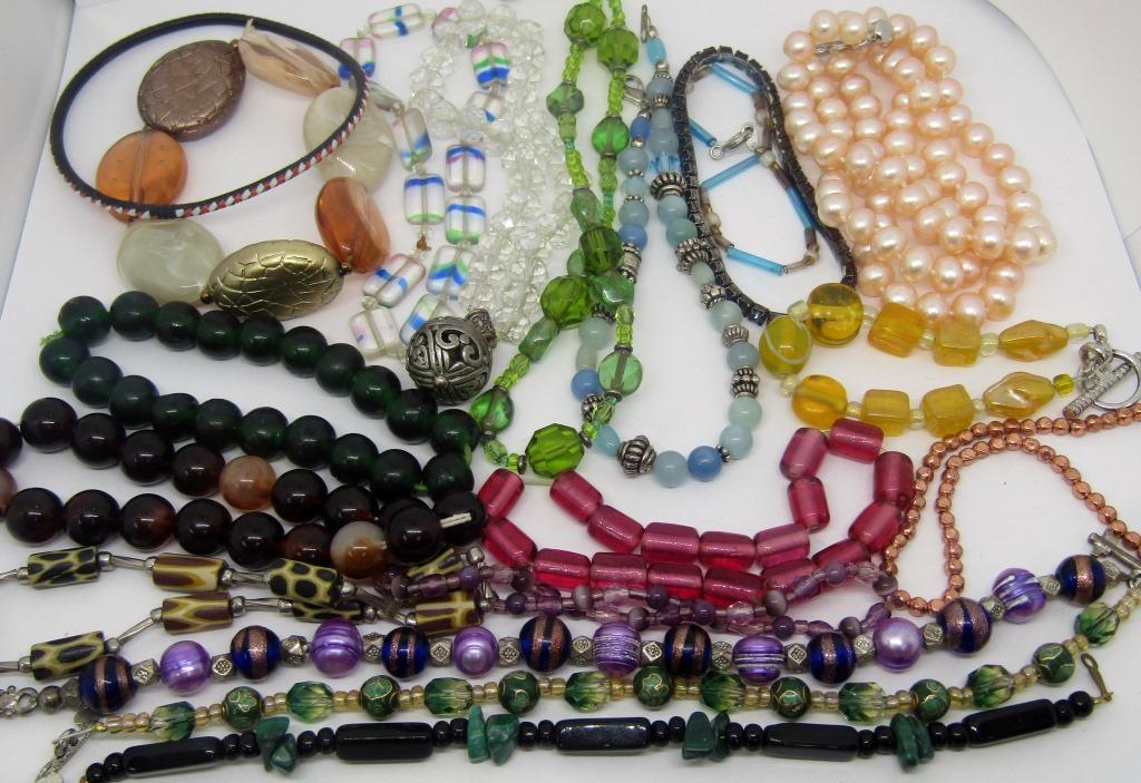 (19) BEADED FASHION BRACELETS: GREAT MIX - VINTAGE to NOW