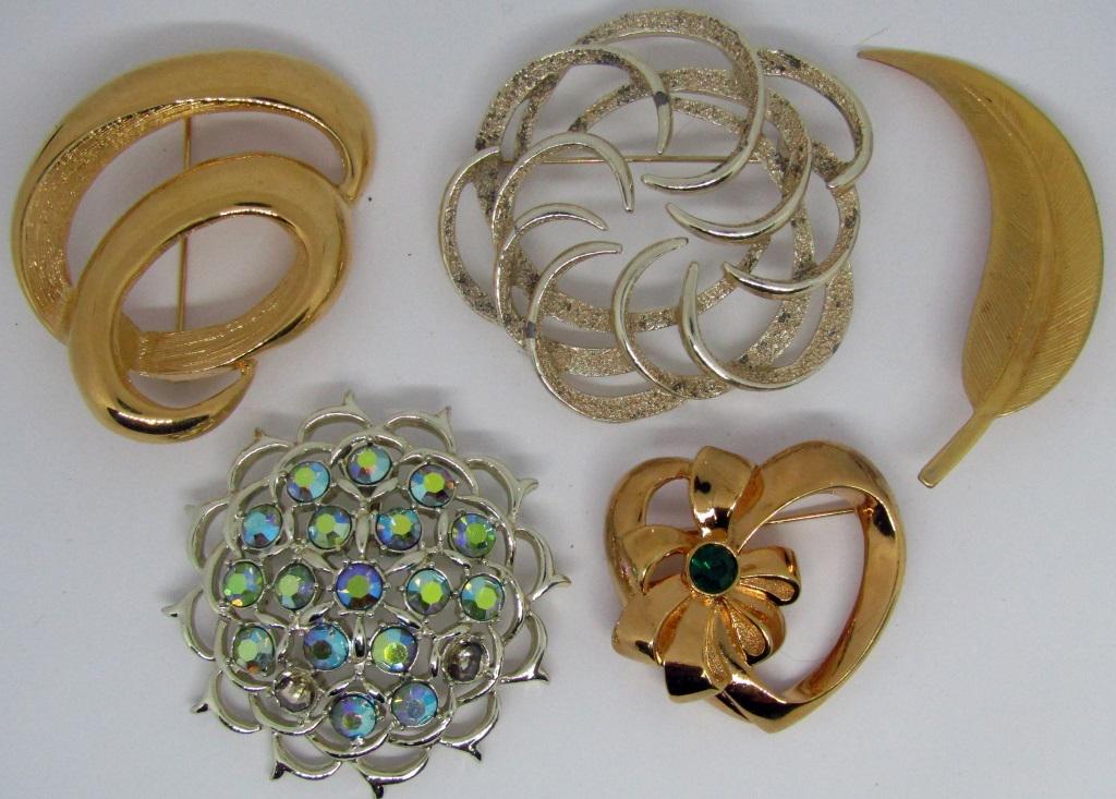 (5) VTG BROOCHES; (2) SARAH COVENTRY, (1 of 5)