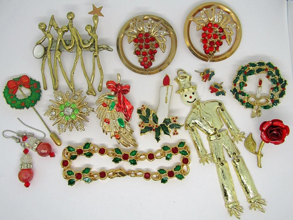 VINTAGE HOLIDAY JEWELRY LOT!: CHRISTMAS BROOCHES, PINS, EARRINGS, BRACELET & PENDANT!