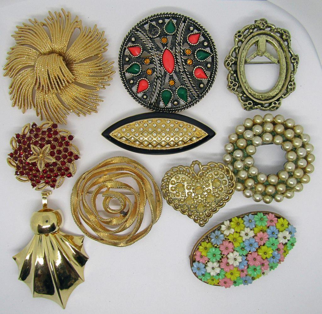 VTG. BIG BROOCHES/ MONET, EMMONS, LISNER!: 10 GOLD TONED BROOCHES