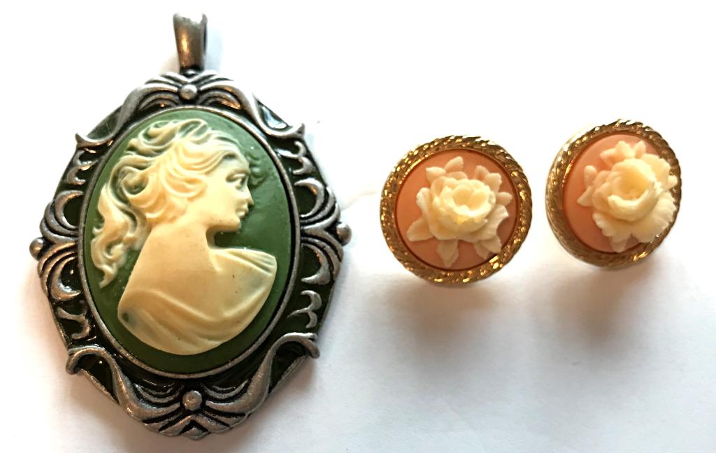 SHELL LIKE CAMEO BROOCH+ FLOWER EARRINGS (1 of 2)