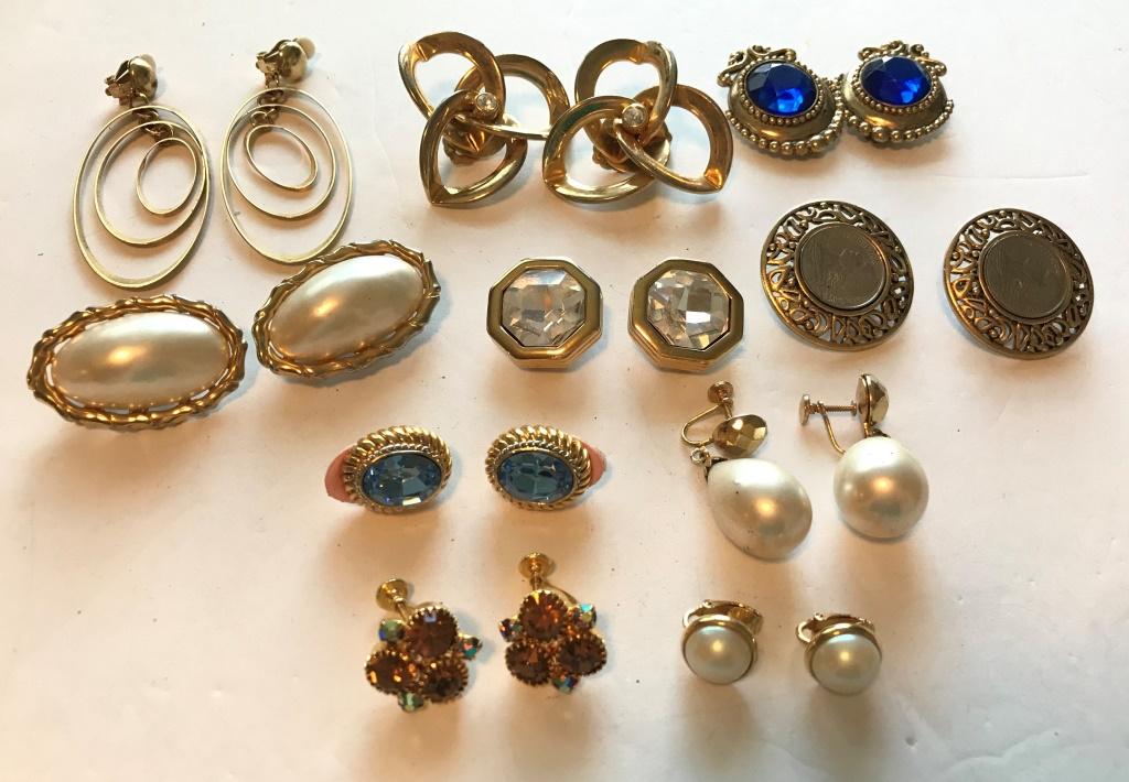 10 PAIRS OF EARRINGS CLIP ON (1 of 3)