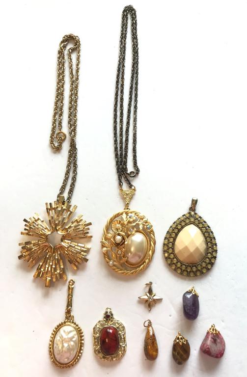 2 NECKLACES +8 PENDANTS (1 TRIFARI): ALL GOLD TONE PINK PURPLE TIGER EYE BLACK
