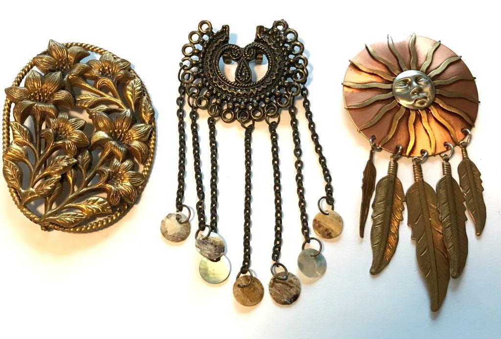 3 LG VTG BROOCHES (1 of 2)