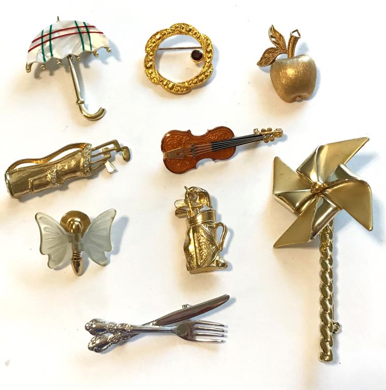 9 BROOCHES! -- SOME MARKED/ NAME BRAND (1 of 3)