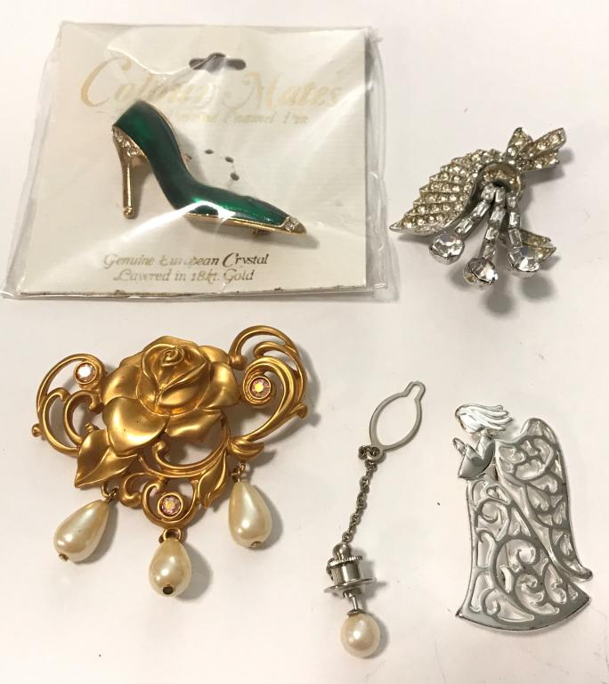 5 BROOCHES AND PINS HEEL FLOWERS ANGEL: BID NOW!