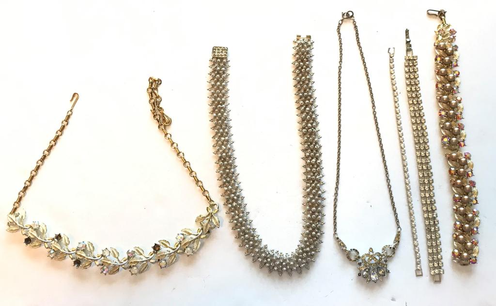 3 NECKLACES & 3 BRACELETS (1 of 9)