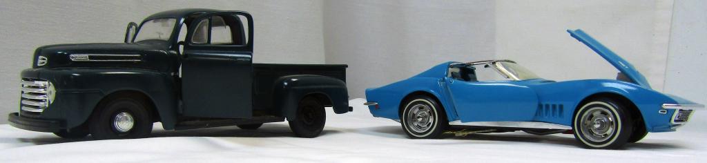 (2) DIECAST MAISTO 1948 FORD PICK-UP: AND 1989 FRANKLIN MINT 1968 CORVETTE w/TAGS