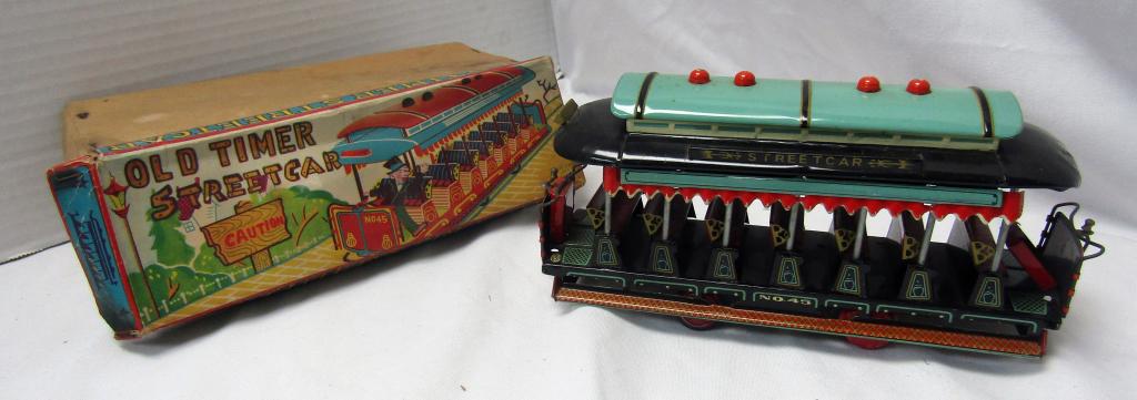 Tin Friction Trolly Street Car (1 of 4)
