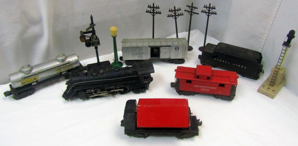LIONEL TRAIN SET -ENGINE #1666 & COAL (1 of 3)