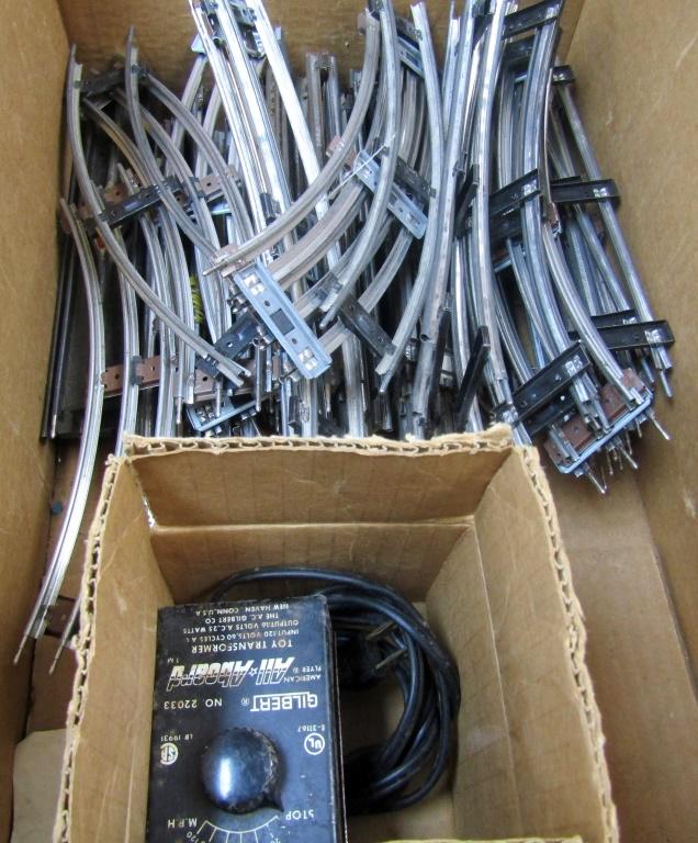 (2) LIONEL TRAINS 027 & "O" GAUGE (1 of 3)