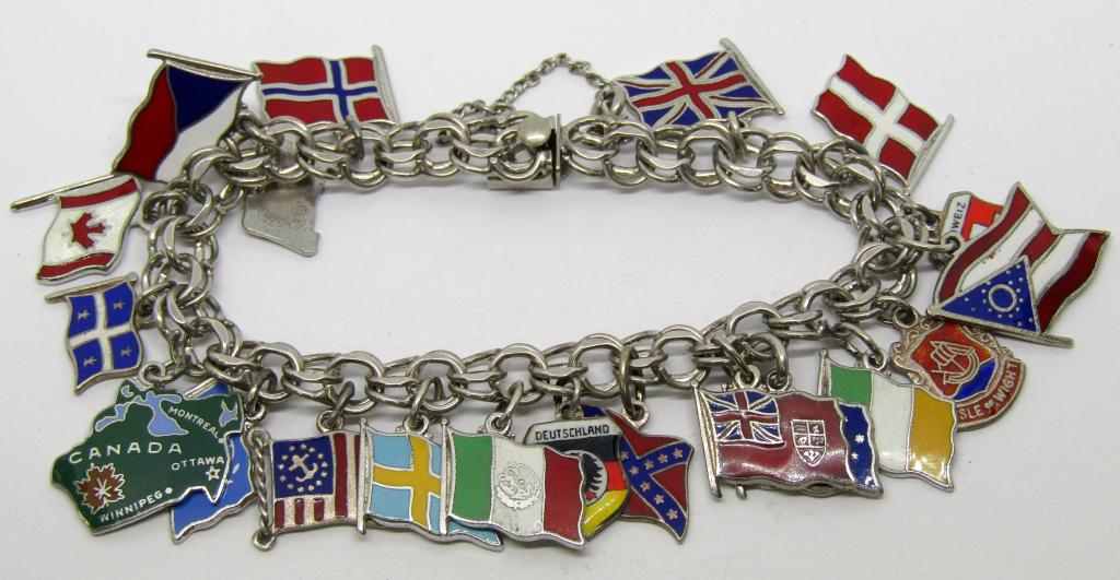 Sterling Flag Cham Bracelet: 20 Flag Charms DWT 28.1