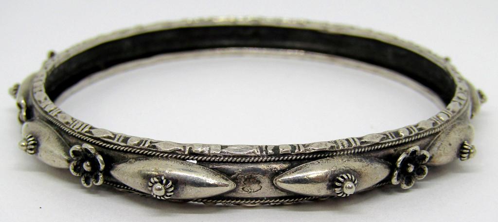 Sterling Vintage Floral Bangle bracelet (1 of 2)