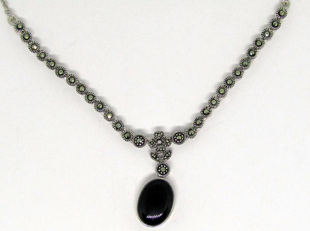 STERLING MARCASITE NECKLACE WITH BLACK: CENTER STONE-TOTAL 7.5 DWT
