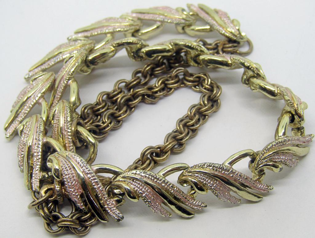 VINTAGE NECKLACE with PINE CONE TAG: 18" TWO TONE - GREAT CONDITION