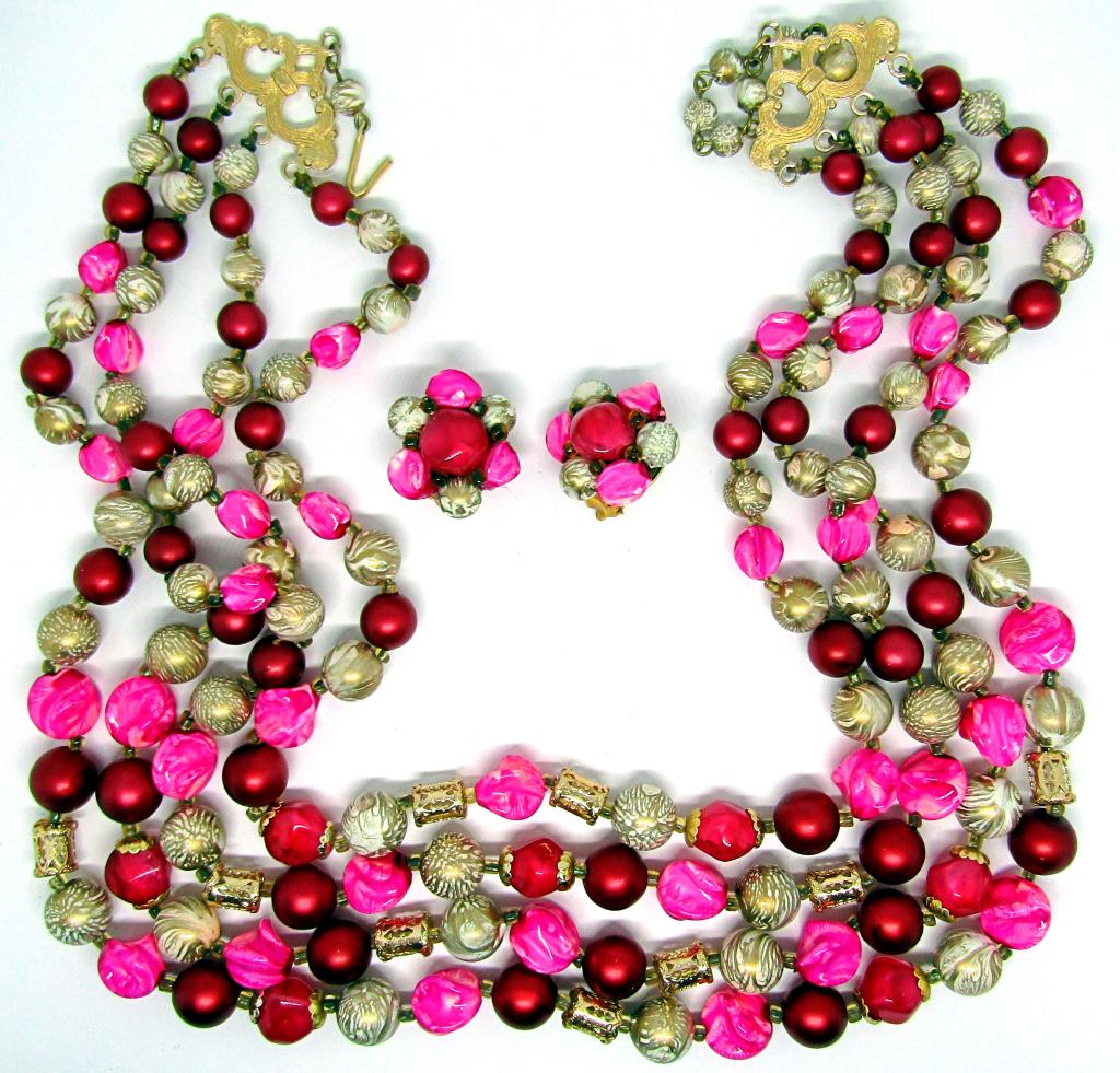 SET! VTG HONG KONG MULTI STRANDED NECKLACE (1 of 3)