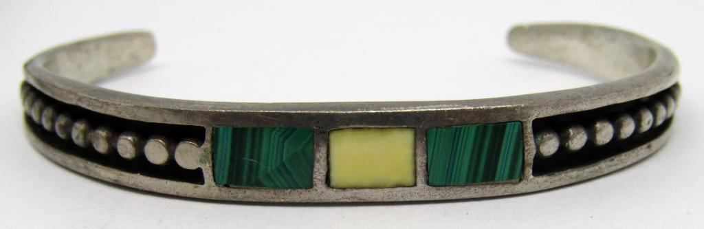 SOUTHWESTERN STERLING CUFF WITH MALACHITE: INLAY DESIGN-TOTAL 8.5 DWT