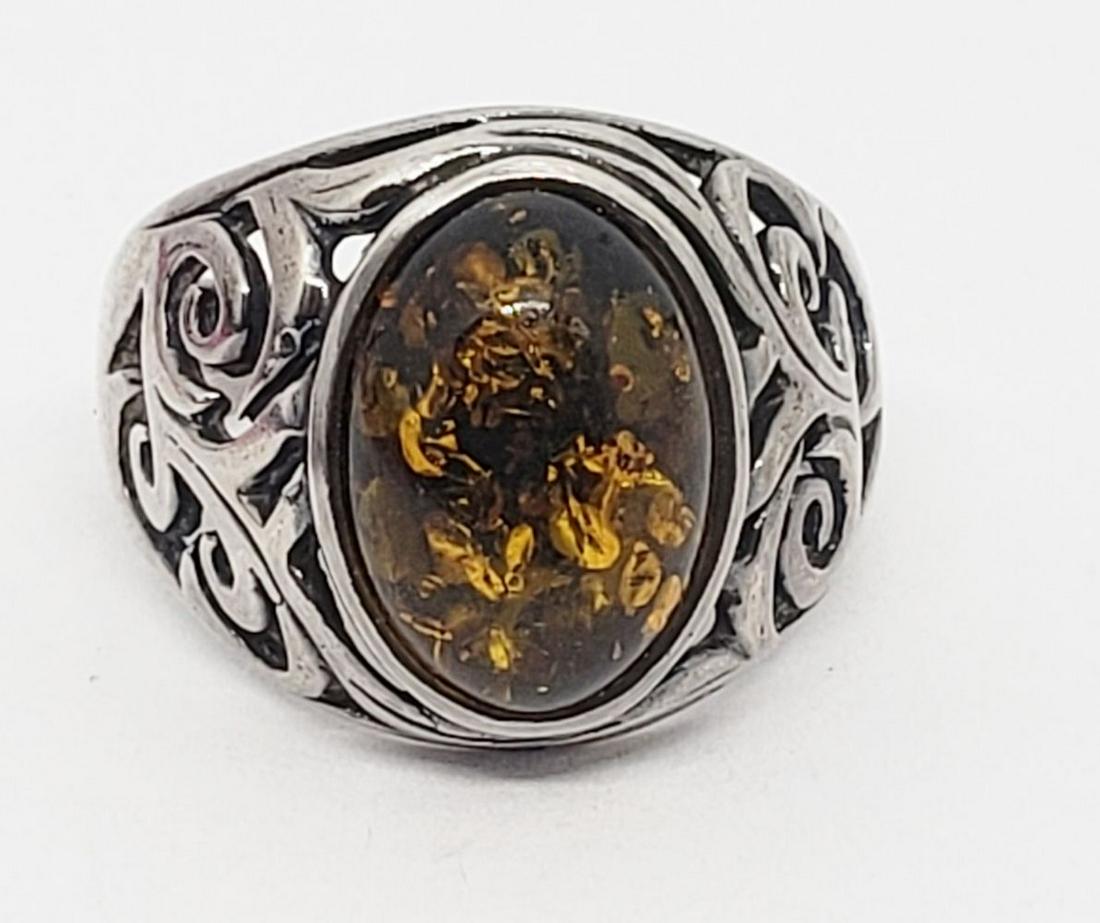VINTAGE BALTIC AMBER STERLING RING (1 of 3)