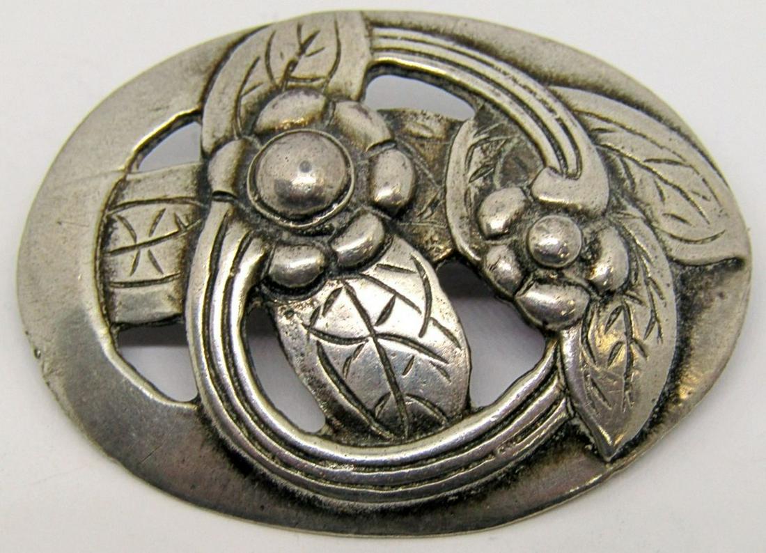 VINTAGE STERLING FLOWER BROOCH (1 of 3)