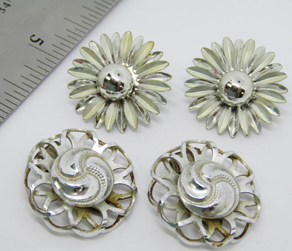 W. GERMANY CLIP ON EARRINGS (1 of 2)