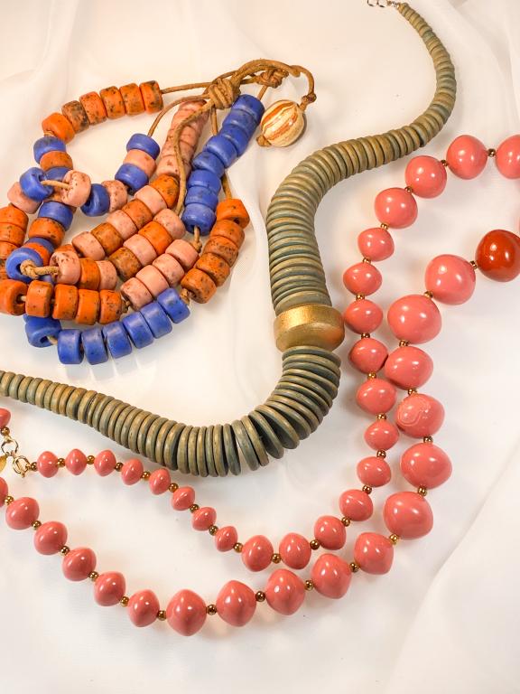 Chunky Necklaces are here!: Chunky Necklaces and huge Anne Klein Faux pink Pearls !