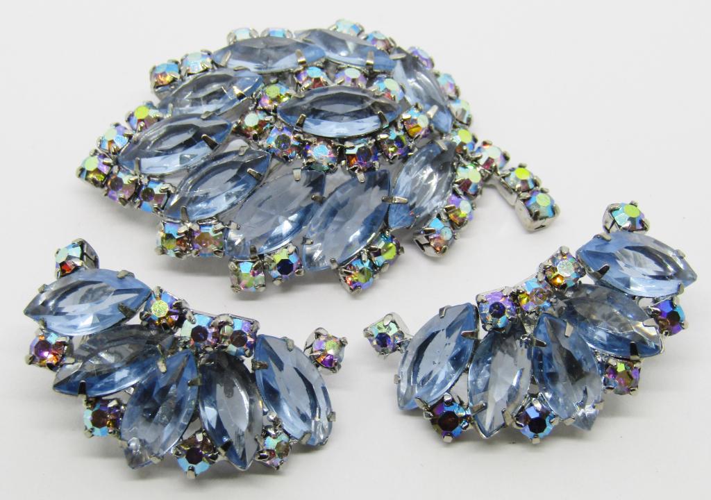 BEAUTIFUL BROOCH & EARRING SET (1 of 2)