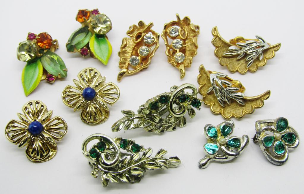 COLORFUL EARRING LOT (1 of 2)