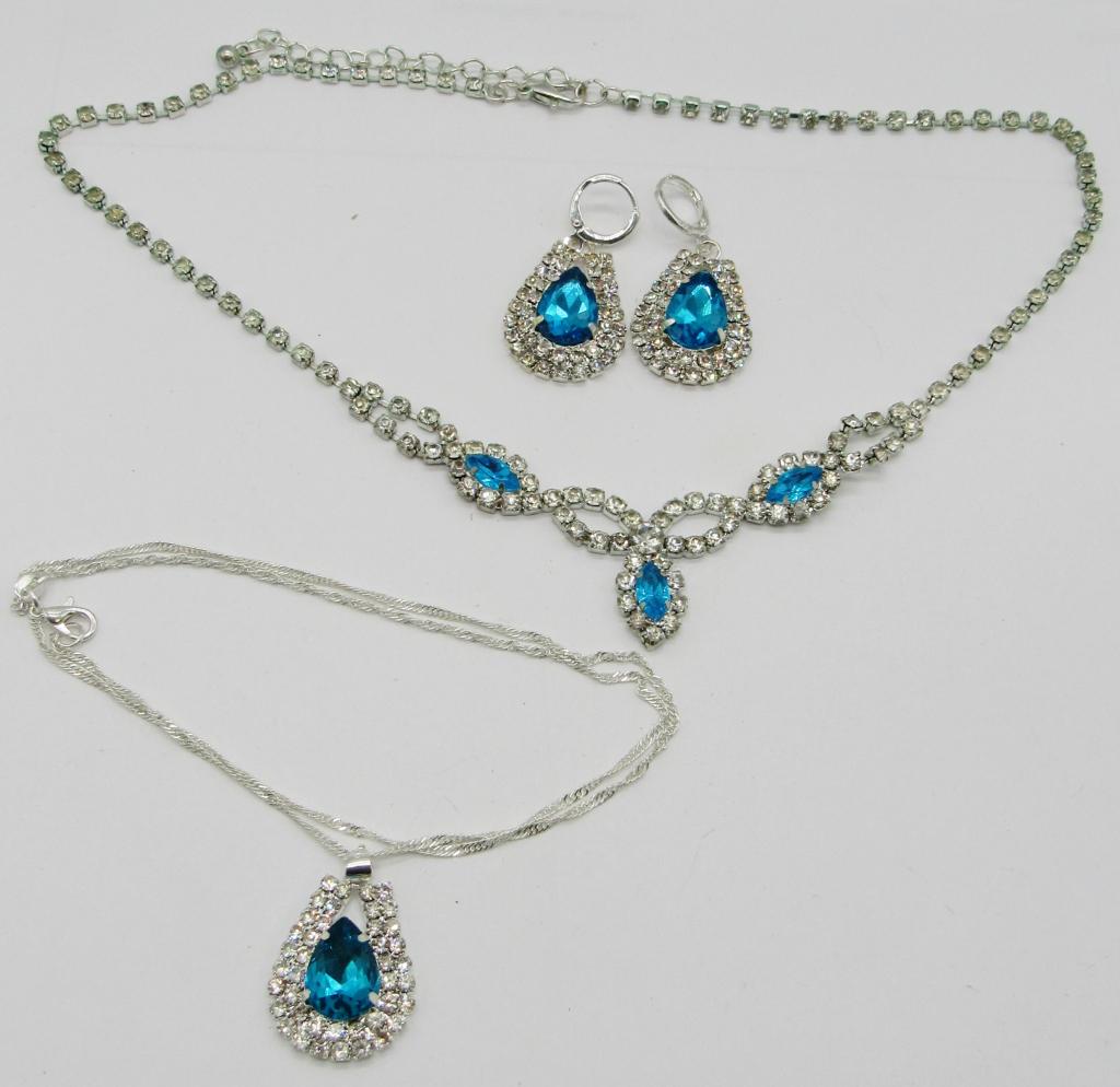 BEAUTIFUL NECKLACE & EARRING LOT (1 of 2)