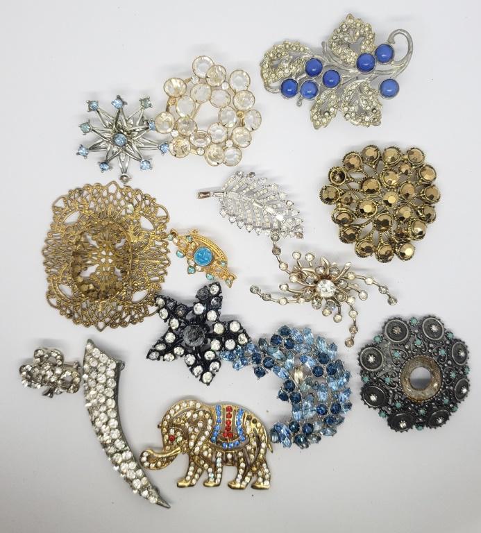 MISSING BROKEN LOT OF 14 BROOCHES (1 of 1)