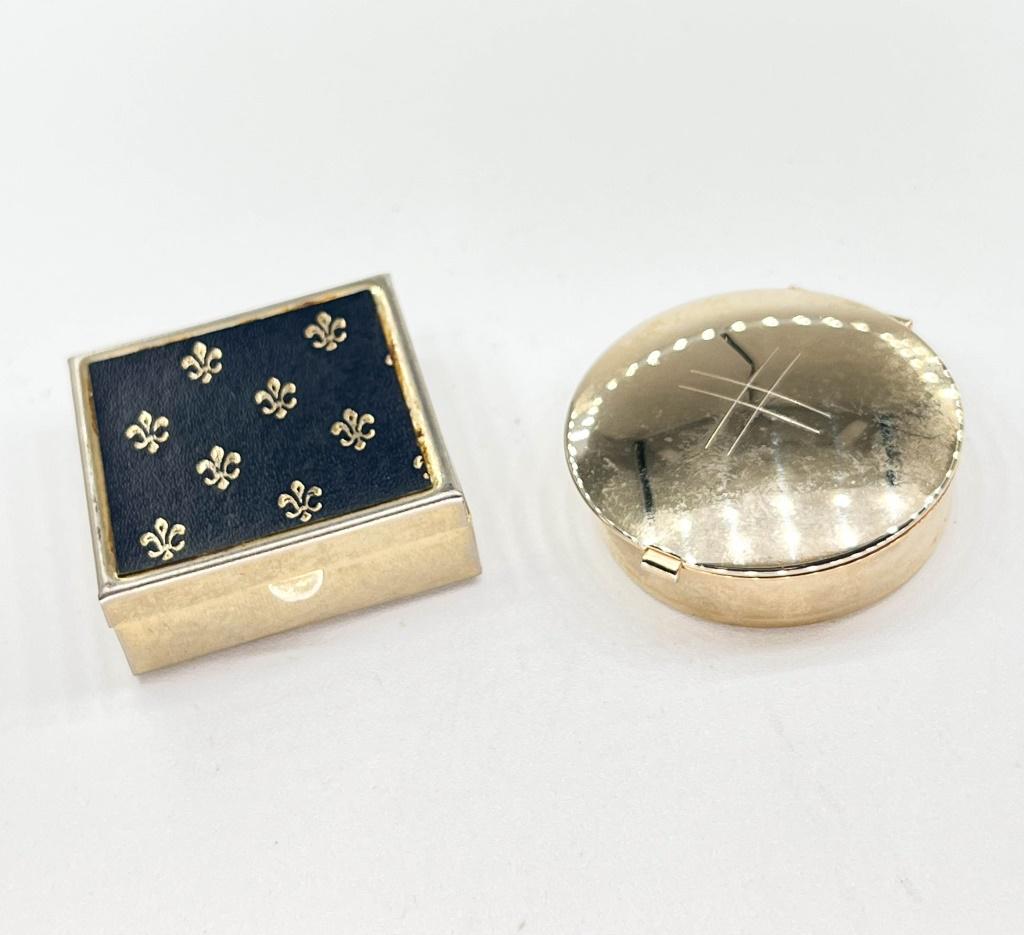 2 VINTAGE PILL OR TRINKET BOXES (1 of 2)