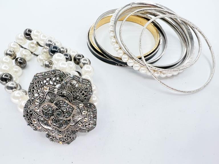 BEAUTIFUL BRACELET AND BANGLES COLLECTION: BEAUTIFUL BRACELET AND BANGLES COLLECTION