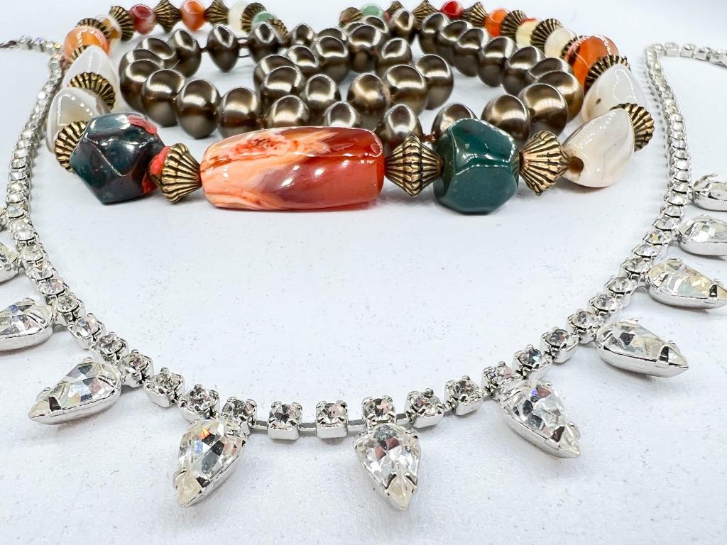 NECKLACES, ONE LARGE RHINESTONES, ONE COLORED STON (1 of 1)